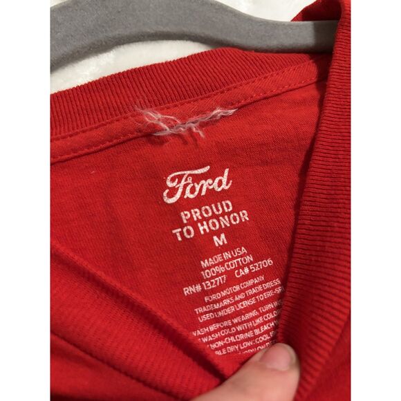 Ford Proud to Honor American Flag Mens M USA Patriotic Graphic Retro Motorsports - Picture 2 of 6